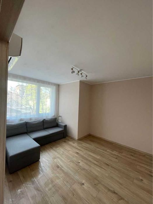 Дава се под наем Тристаен апартамент в София, Зона Б-19 - 89 кв.м за 950 € - Снимка #2