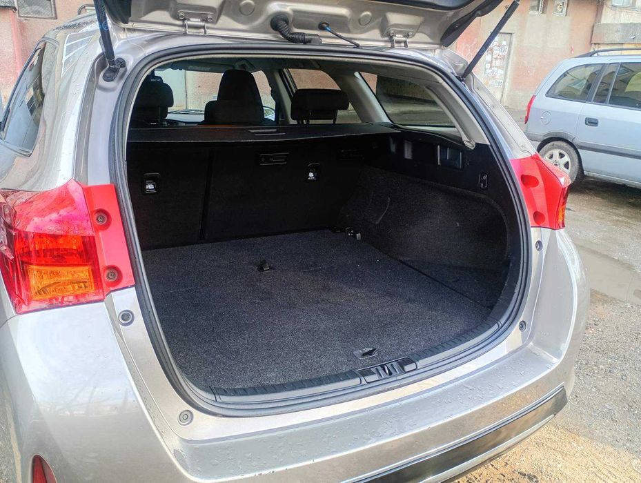 Toyota Auris 2015г 2.0 D-4D без забележки