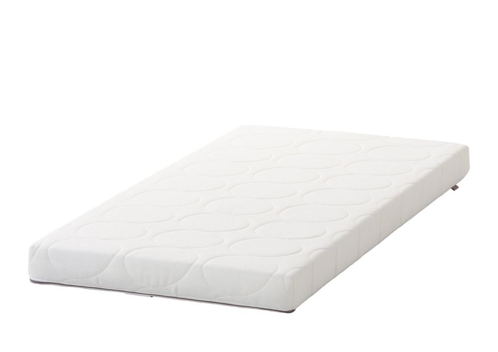 Patut Ikea SUNDVIK + saltea SKONAST+ saltea spuma