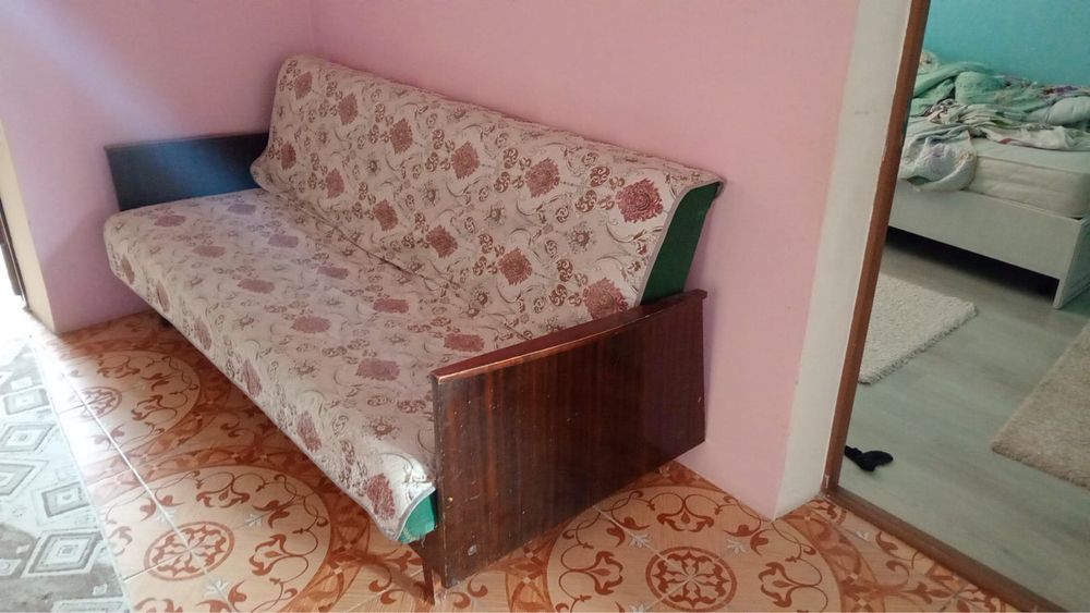 Диван срочно продам