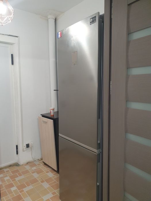 Vand garsoniera metrou Titan