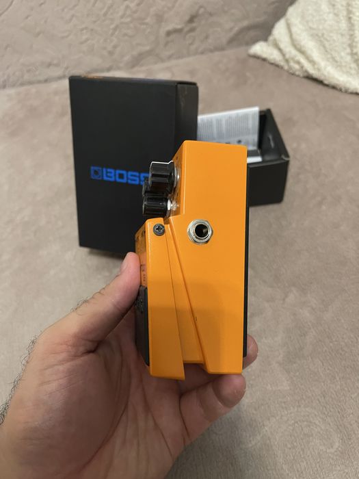 BOSS DS-1 педаль дисторшн