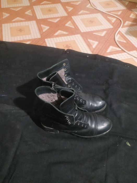 Продам женскую  обувь