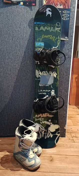 Сноуборд с креплениями и ботинки