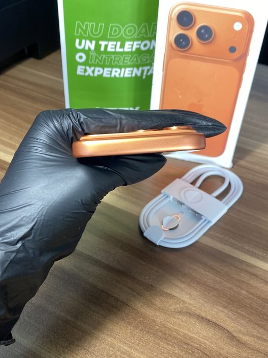 iPhone 17 Pro • 256 GB • Cosmic Orange