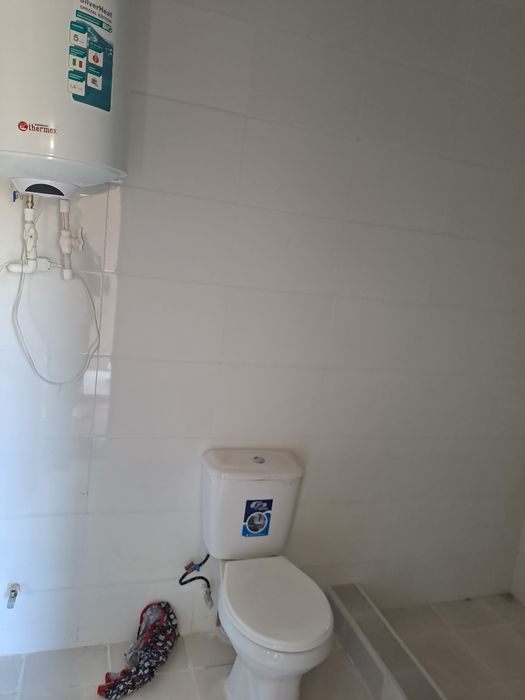 2 sotix yer 3 ta xona + oshxona addelna xommom