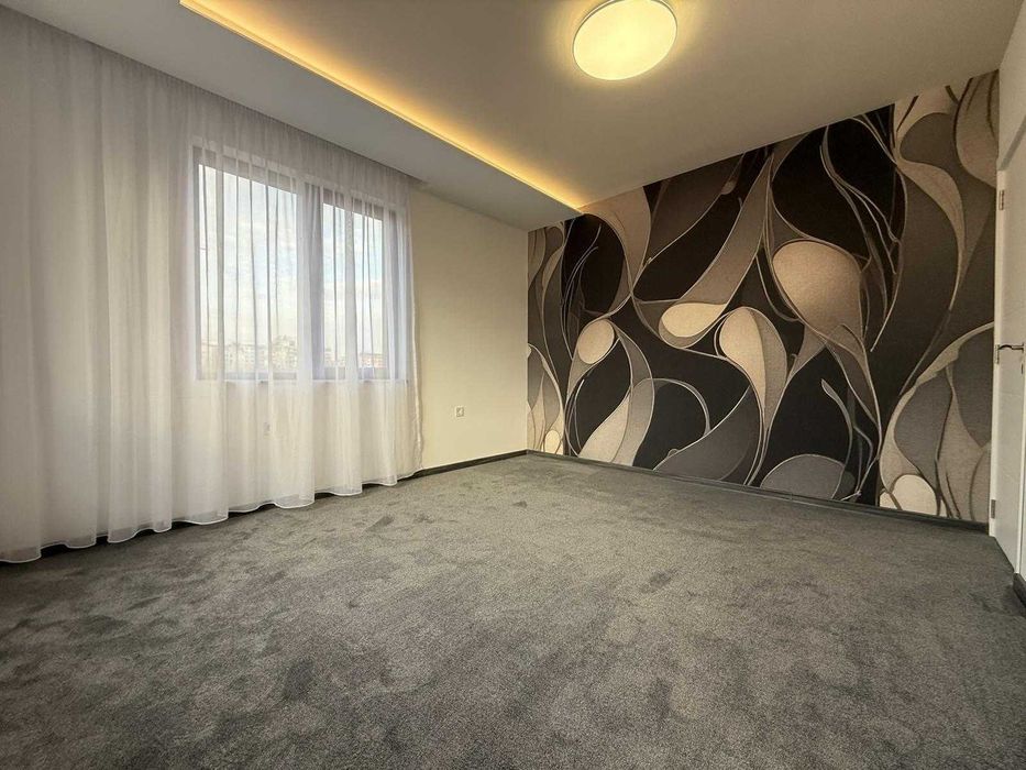 Продава се Тристаен апартамент в Пловдив, Остромила - 118 кв.м за 1907 €/кв.м - Снимка #4