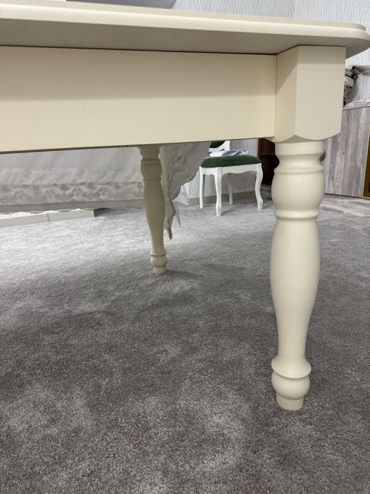 Продается стол раскладной до 4 метра