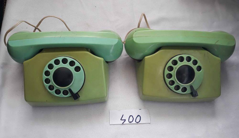 Telefoane de jucarie vechi nu trimit in tara predar personal in centru