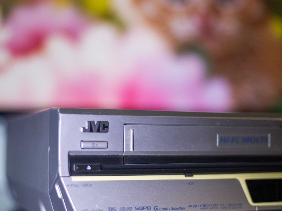 Видеомагнитофон JVC HI-FI стерео