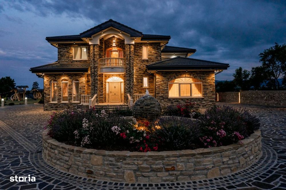 Casa exclusivista cu arhitectura unica, 320mp utili, Horodnic de Sus,