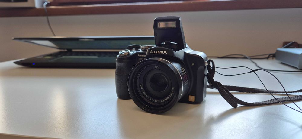 Aparat foto Panasonic Lumix DMC-FZ18, zoom optic 18x