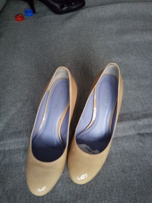 Pantofi nude de lac, marimea 37