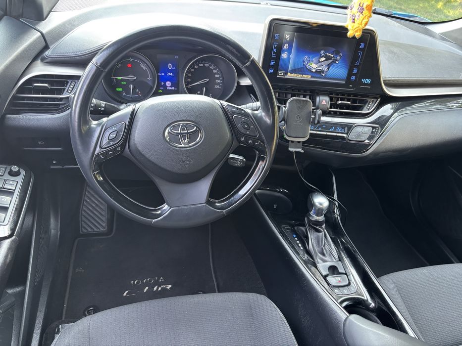 13600€+TVA Toyota C-HR 1.8 Hybrid 118618km Garantie extinsa Toyota pana la 200.000km unic proprietar.
