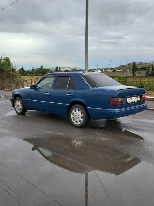 Мерседес Бенз Е230
