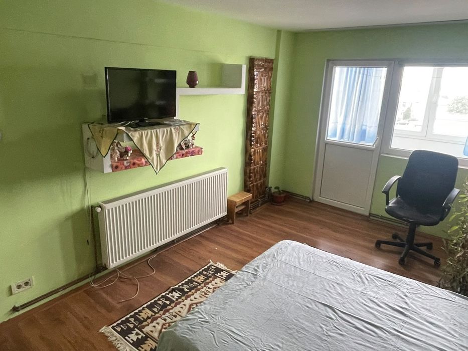 Vand apartament 2 camere.