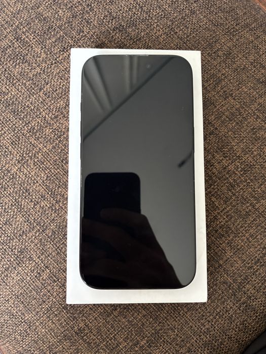 Продам Айфон 16 256GB 95%