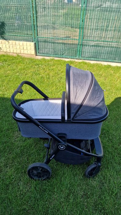 Vând cărucior Muuvo Quick 3in 1