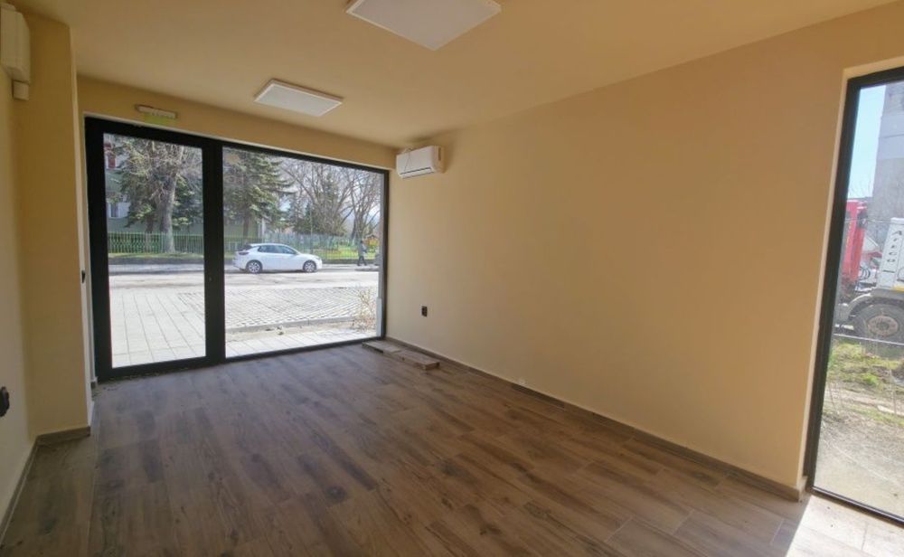 Дава се под наем Магазин в Перник, Изток - 30 кв.м за 400 € - Снимка #3