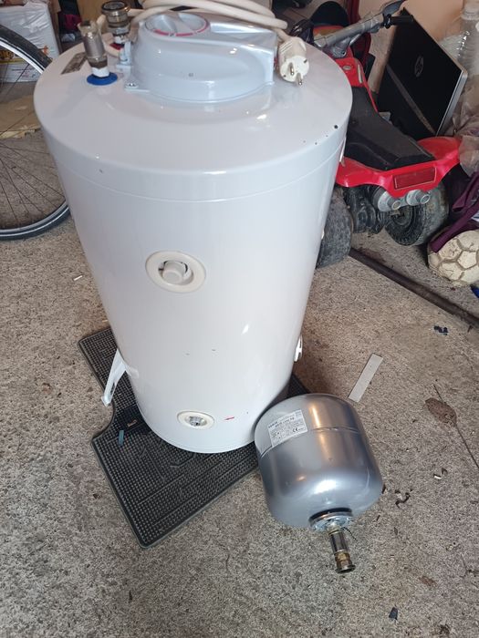 Boiler termoelectric Tesy 100l + vas de expansiune 12 l