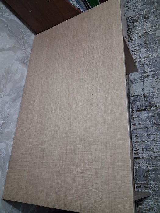 Продам стол для школьника
