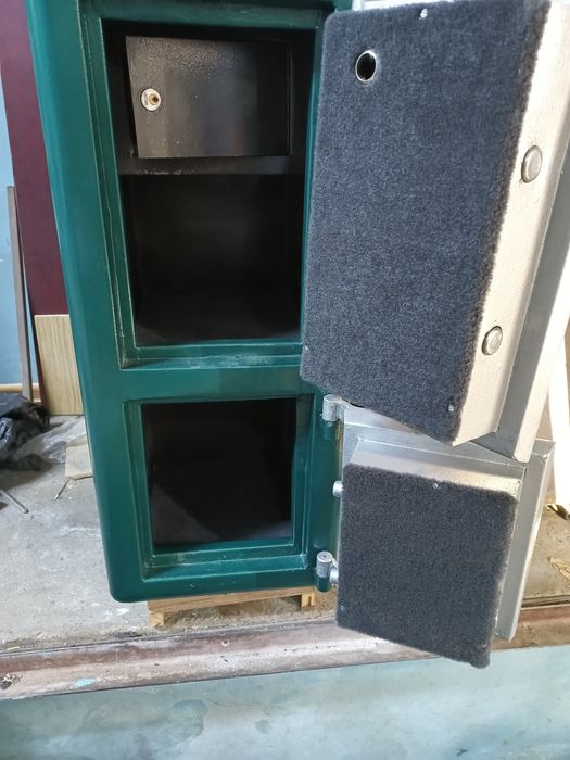 Сейф кодовый взломозащенный