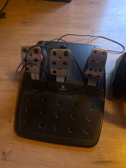 Volan Logitech G27 + pedale + schimbător