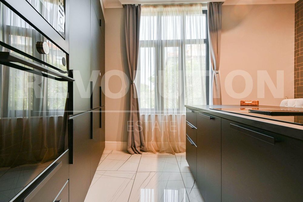 Продава се Тристаен апартамент в София, Център - 123 кв.м за 3171 €/кв.м - Снимка #8