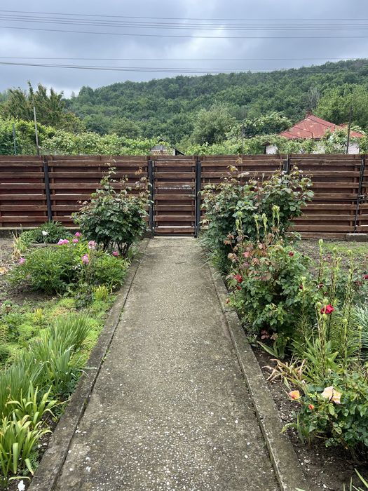 Casa cu doua camere decomandata si foarte spatioasa