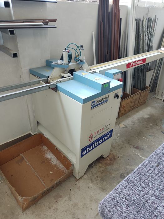 Машина за рязане на стъклодържатели