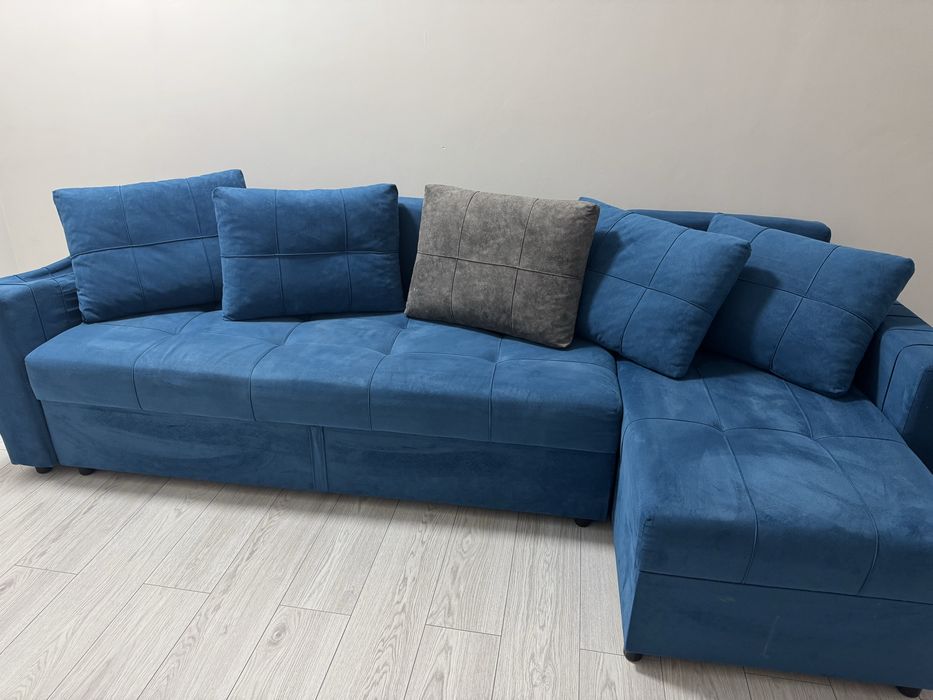 Продаю диван 2.2 метра