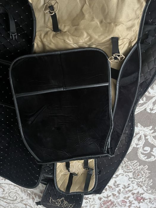 Чехлы на автомобиль универсальные