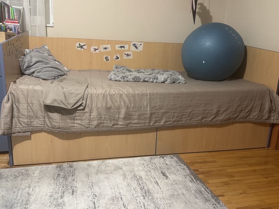 Mobilier cameră copil complet – pat + birou + dulapuri + bibliotecă