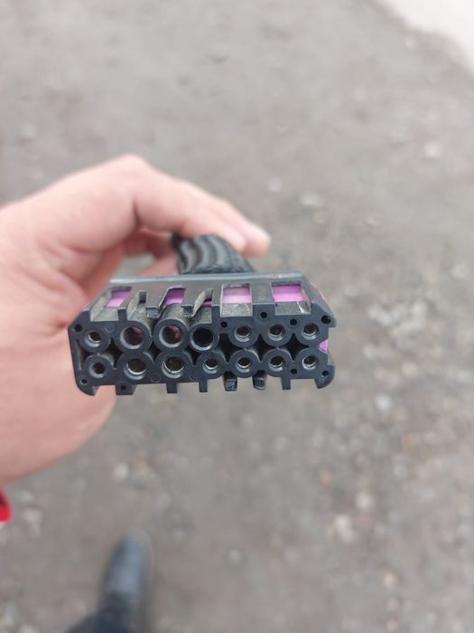 Реснички Ауди 100 с4. Штекер