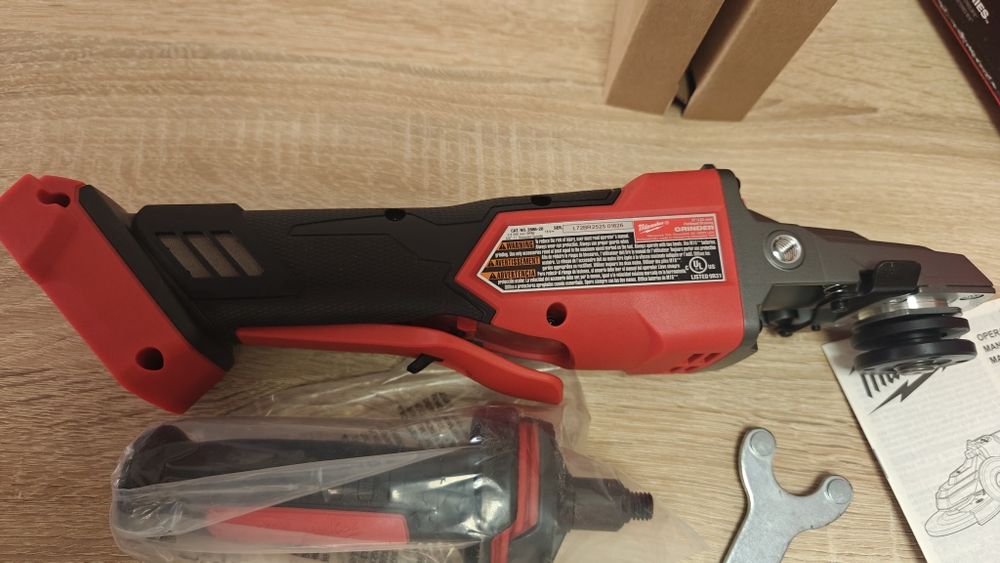 Flex m18 milwaukee cu capul plat de 125