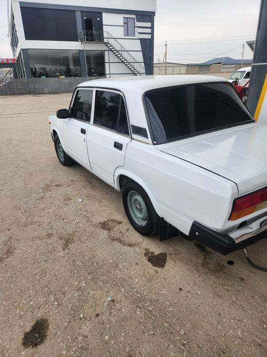 Vaz 2107 sotiladi