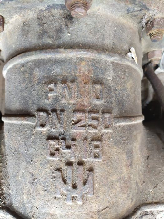 Продам задвижки DN250, DN50, затворы дисковые