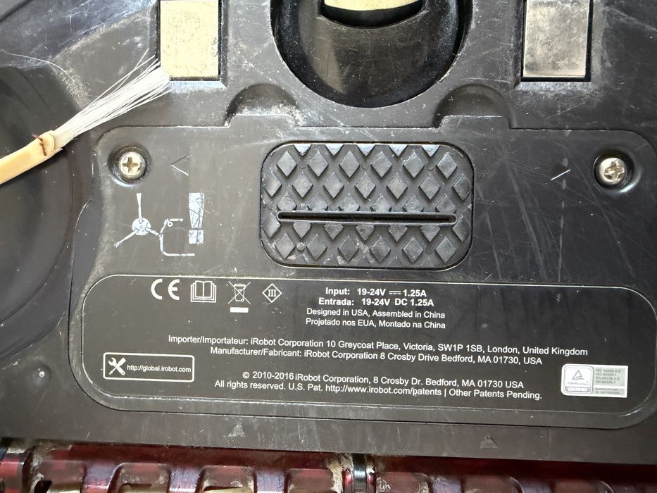 Робот пылесос iRobot Roomba.