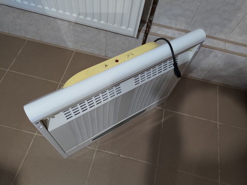 Hota cu evacuare in sus sau in spate si cu functie de recirculare