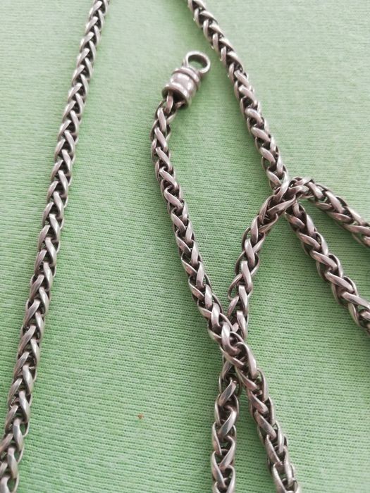 Сребро, гривна и ланец