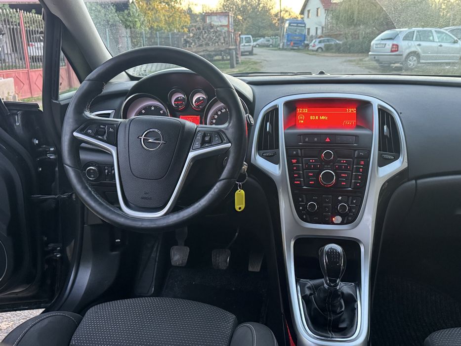 Vând Opel Astra J Motor 1.7 Diesel EcoTec Euro 5 2013 Import recent Germania Fără rugină