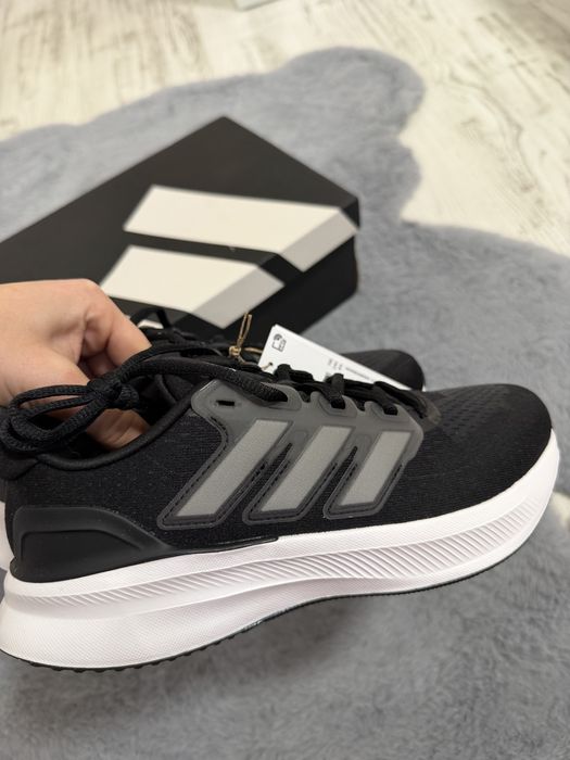 Оригинални маратонки Adidas