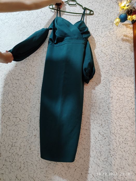 Платье вечернее.