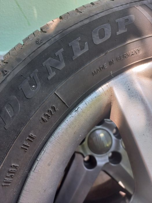 Гуми 215 55 16 Dunlop 2бр.