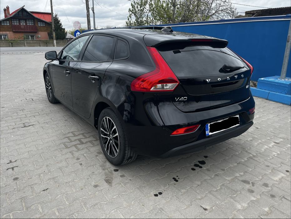 VOLVO V40 2018 — imagine 3