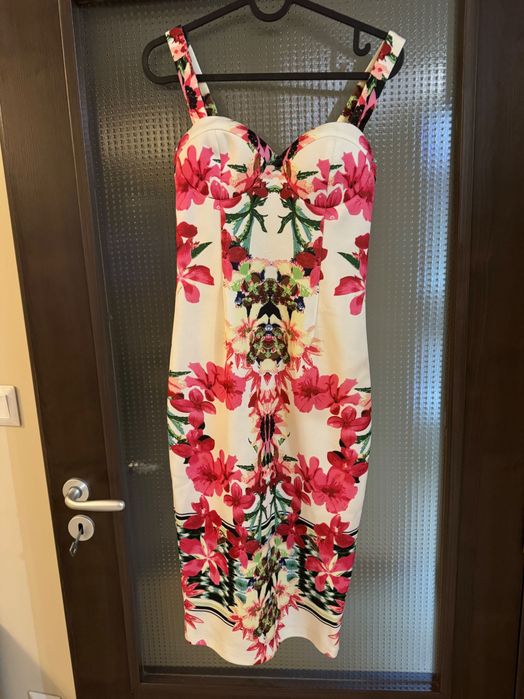 Стилна рокля на цветя (S)