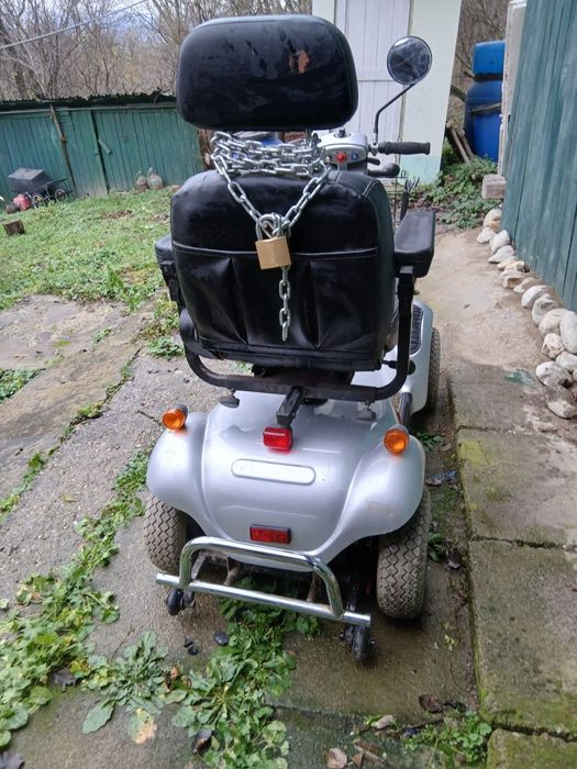 Scuter persoane dizabilități