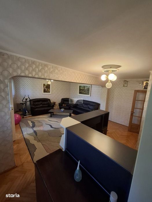 Apartament de 4 camere+ 1 /etaj 2/125mp /Independentei/Focsani/Finante