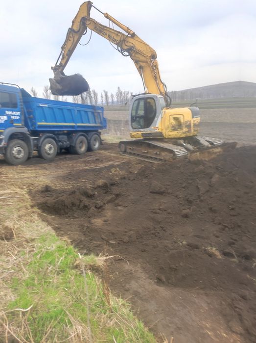 Buldoexcavatoare Excavatoare  Camione Mai compactor Scule