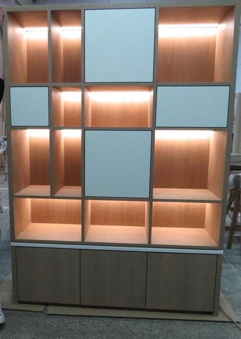 SC Dryas Invest SRL vinde in grupaj stoc de mobilier de lux